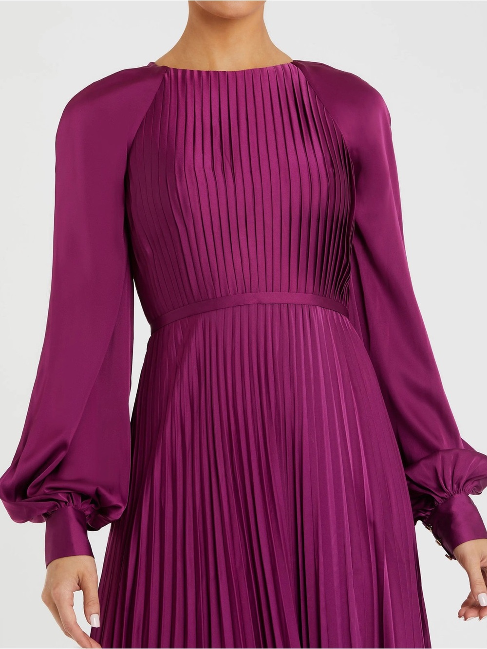 IEENA FOR MAC DUGGAL Pleated High Neck Long Sleeve Gown with Slit - Picture 3 of 13
